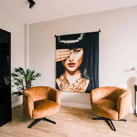 With Bath Center Apartment Tilburg