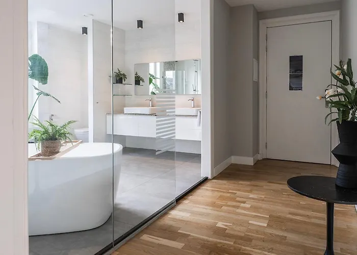 With Bath Center * تيلبورغ